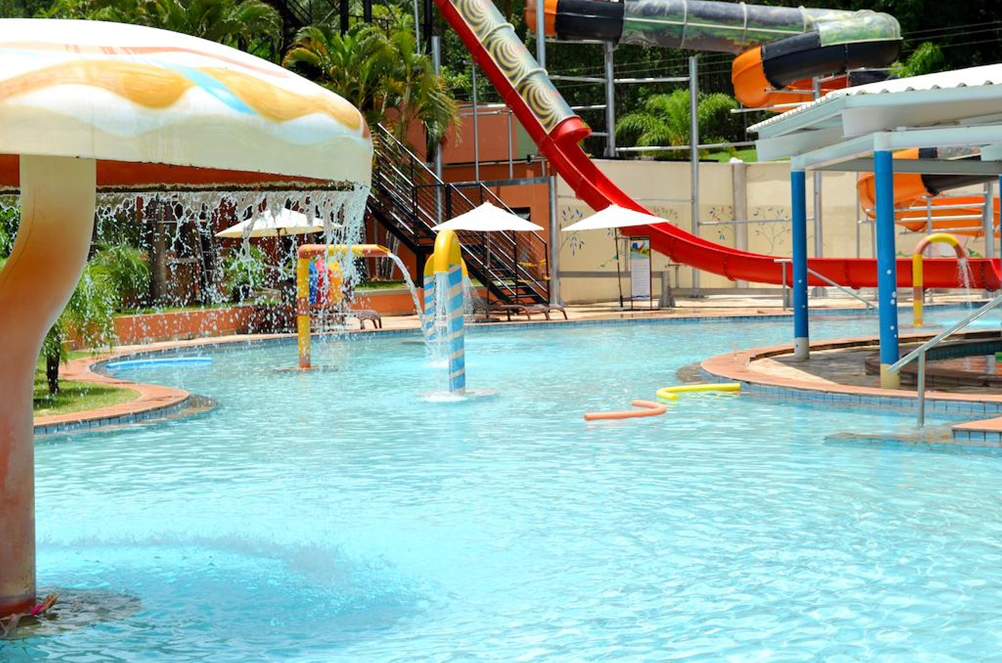 Blue Tree Thermas De Lins Resort Eksteriør bilde Splash Island