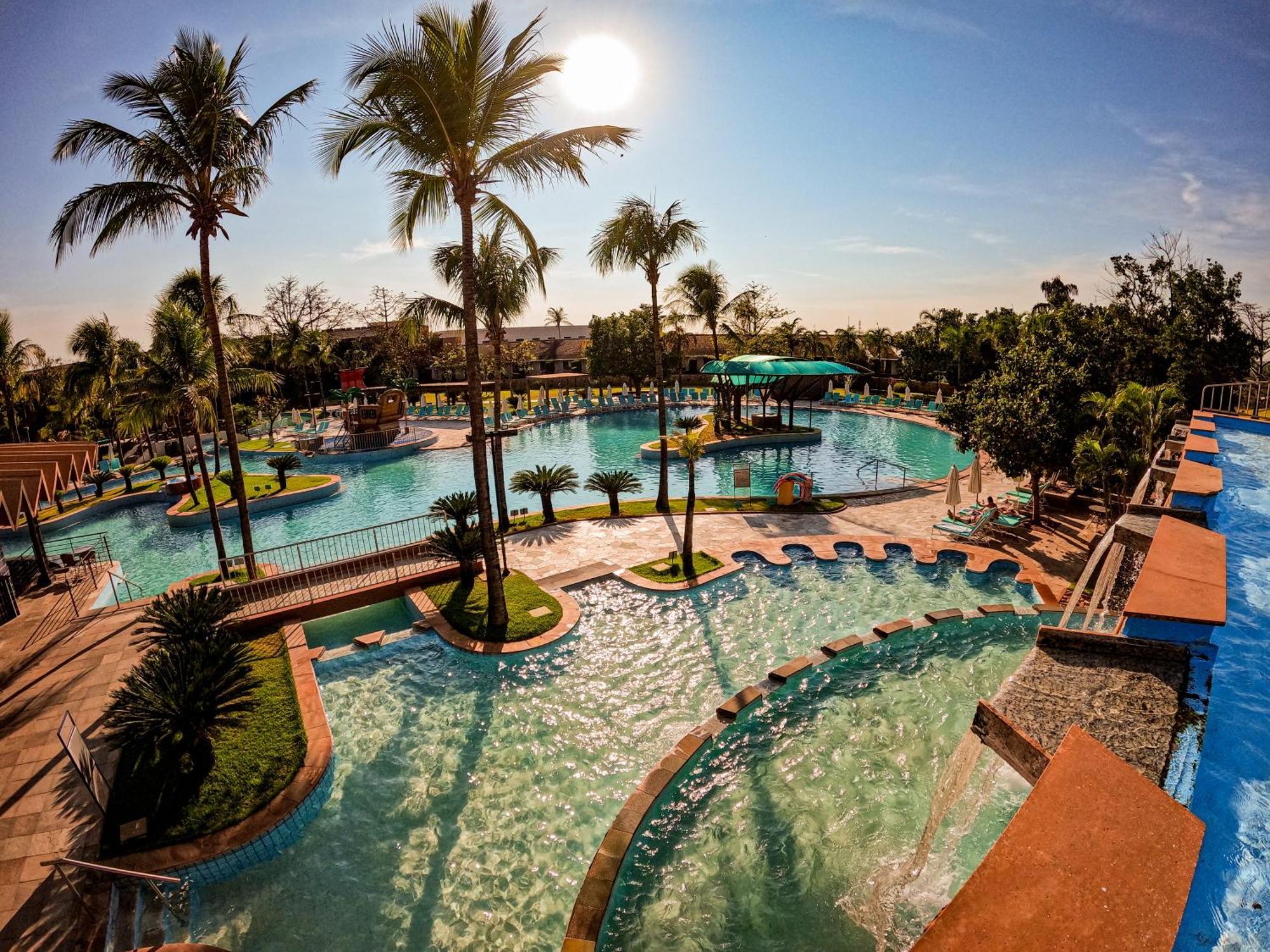 Blue Tree Thermas De Lins Resort Eksteriør bilde The water park at the Royal Paradise Hotel and Spa
