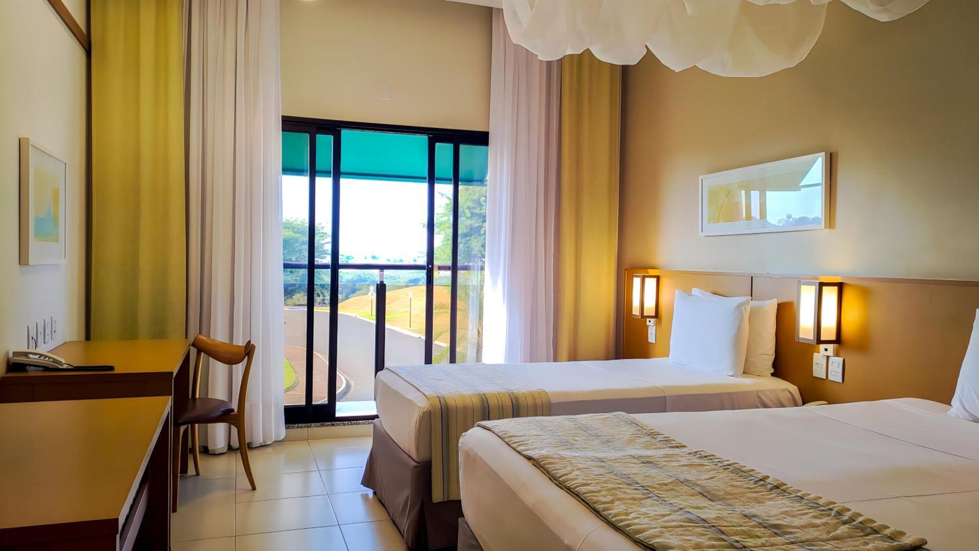 Blue Tree Thermas De Lins Resort Eksteriør bilde A room at the hotel