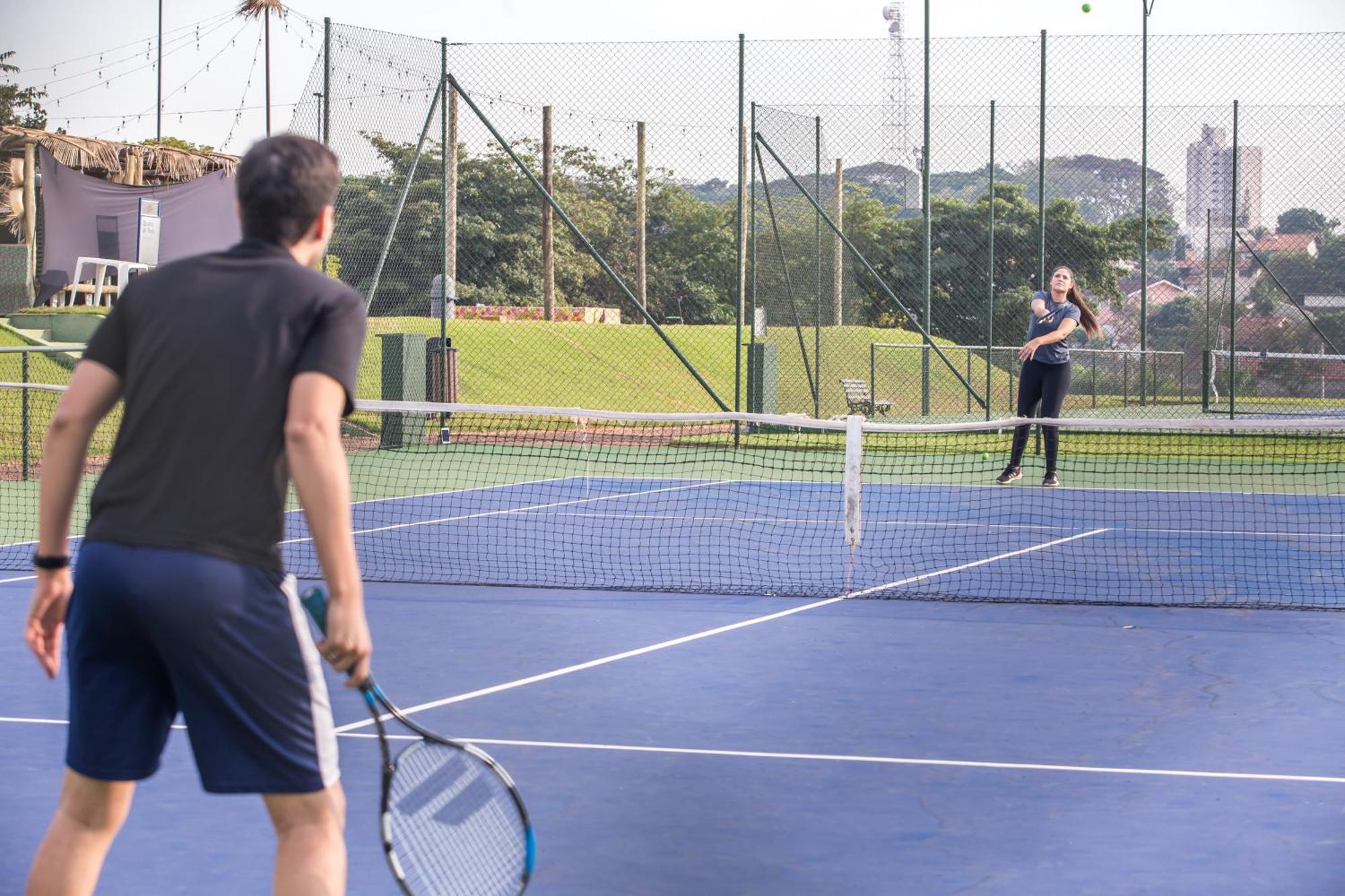 Blue Tree Thermas De Lins Resort Eksteriør bilde Tennis